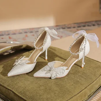 Бели сватбени обувки на висок ток за жени, новост 2023 година, страхотна фини обувки на тънък ток, с перлената на веригата